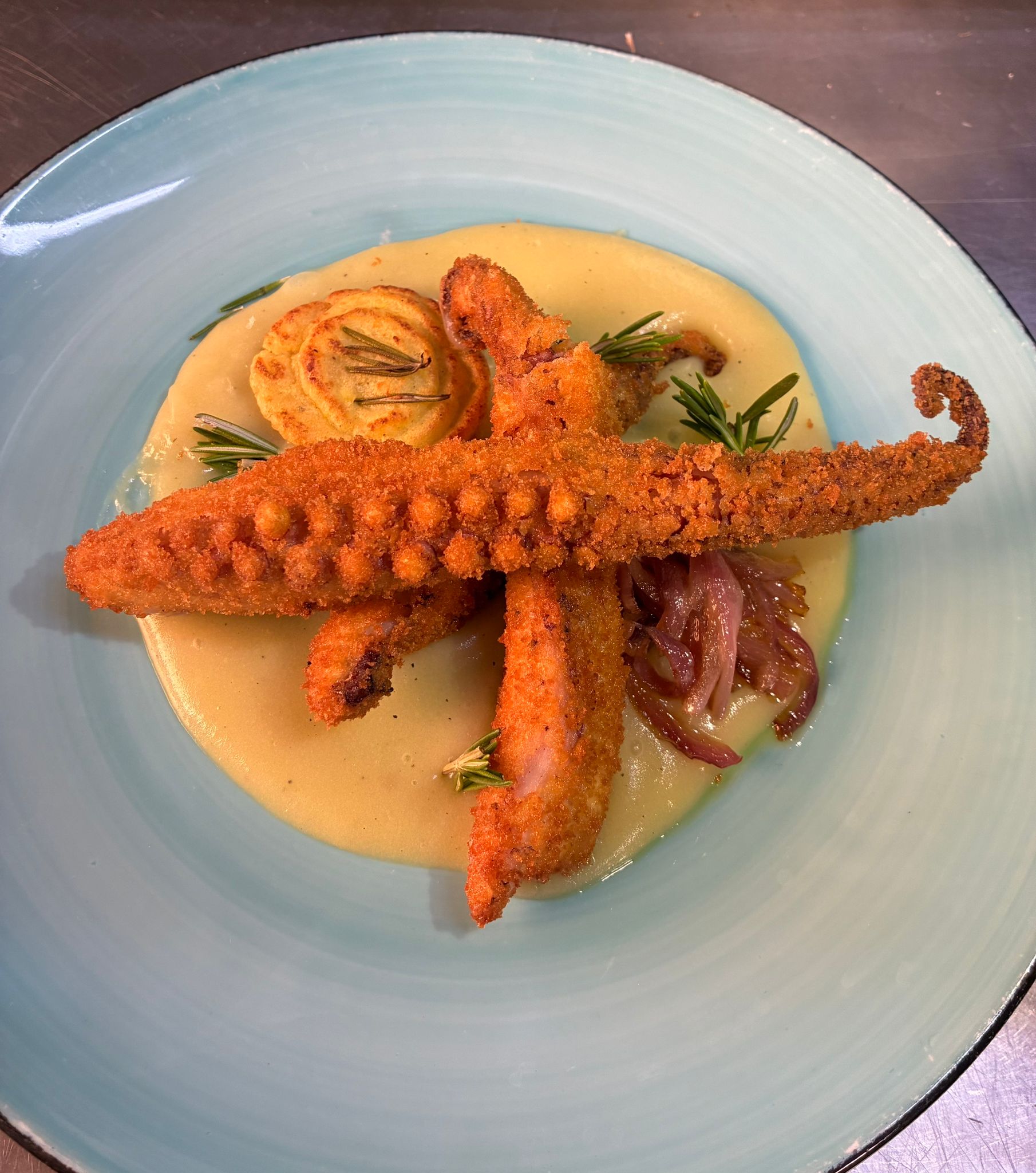 Polpo Fritto su crema di patate